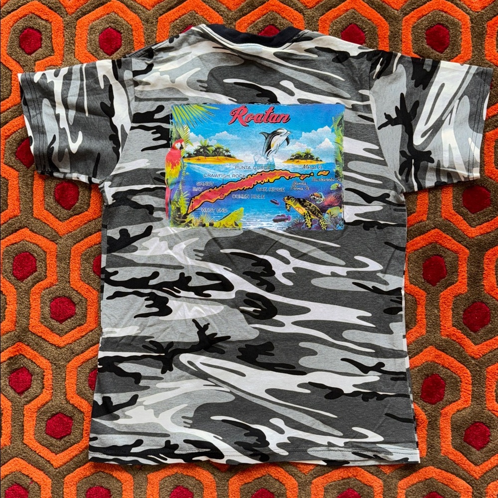 MAKE OFFER! Monochrome Camo Short Sleeve Tee t-shirt Roatan Honduras Small